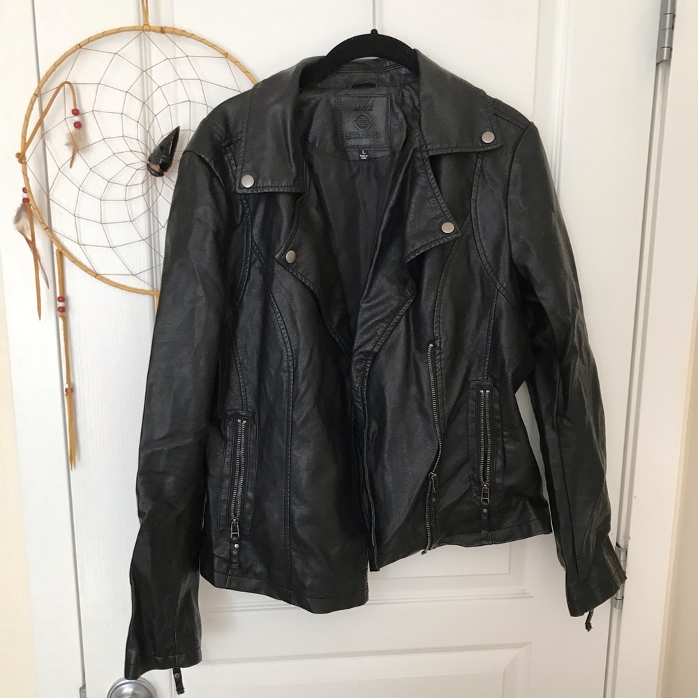 Faux leather jacket EUC